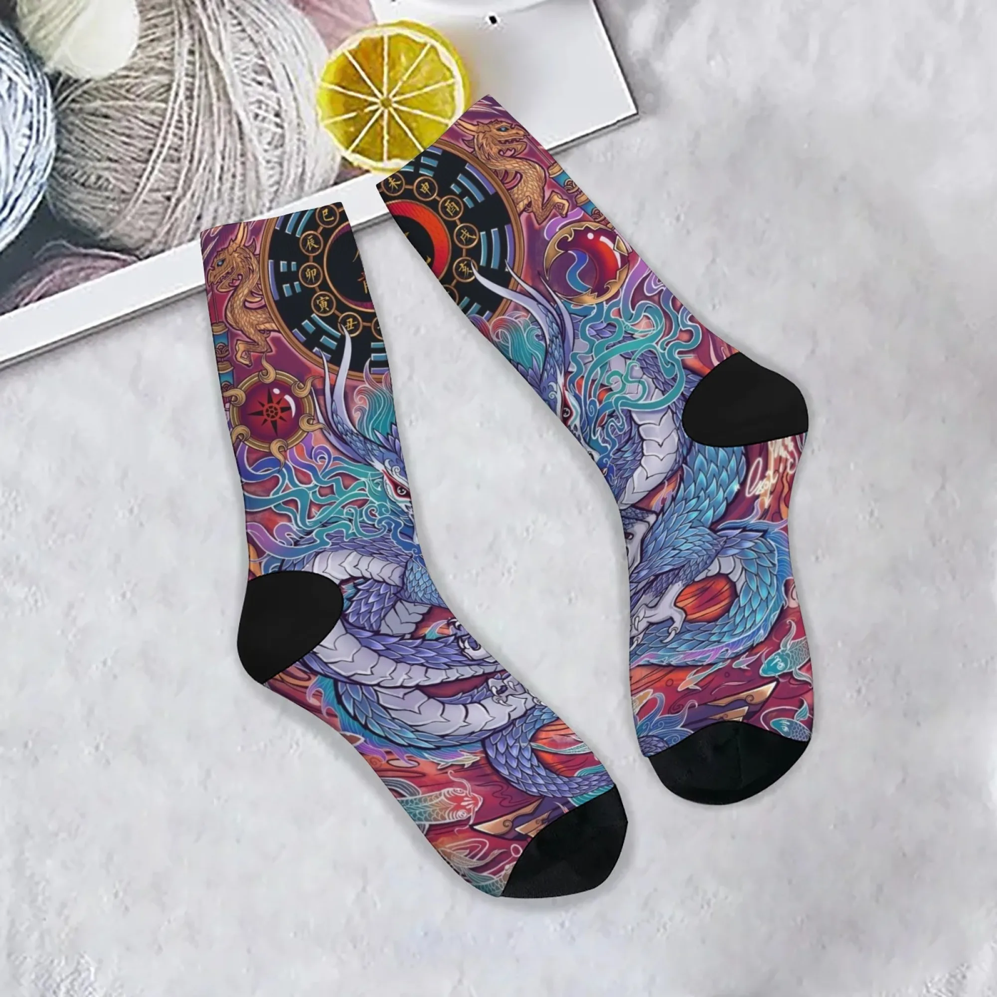 Neuartige Harajuku Retro Zodiac Dragon Print Herrensocken, bequeme, atmungsaktive, rutschfeste Freizeitsocken, Street Style Crew Socken