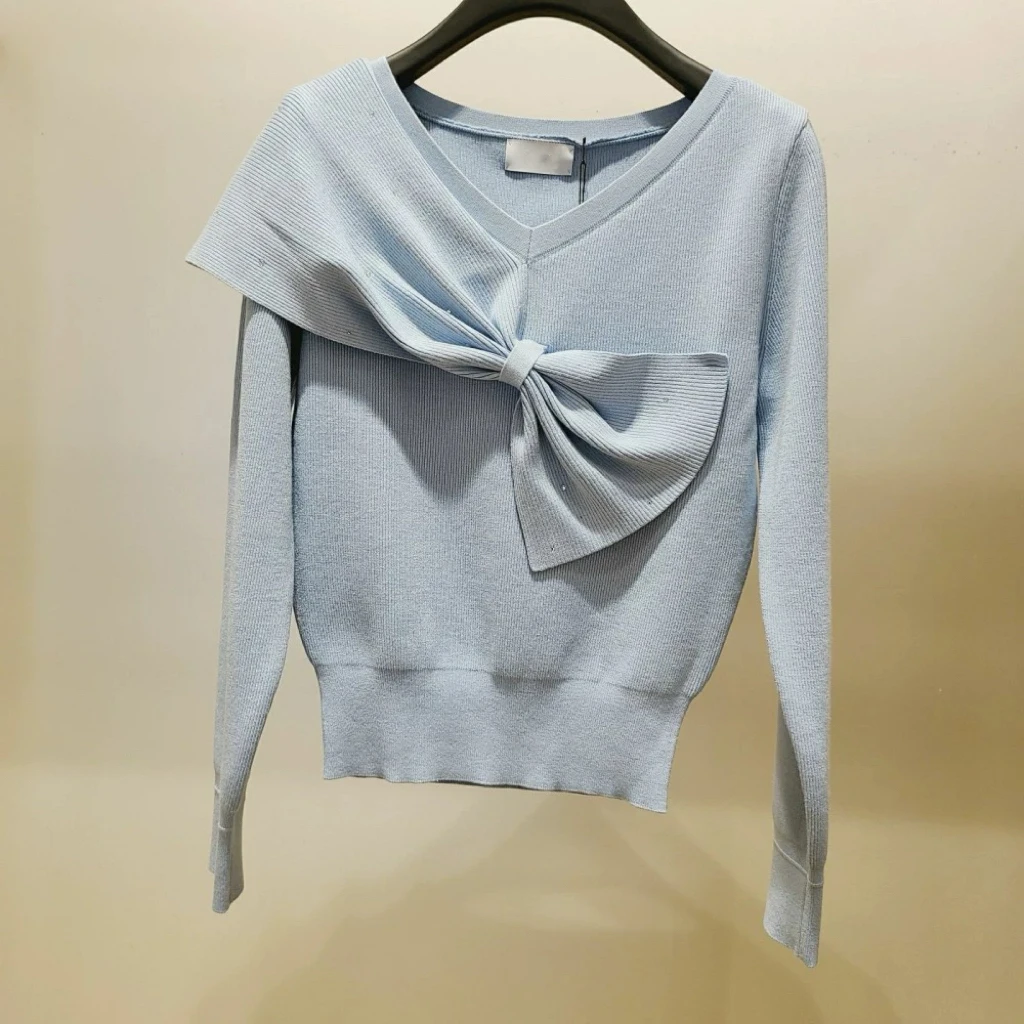 

Ele Faionable Long Sve Knitted Sweater Rhinestone Embellied round Ne Asymmetrical Knot Slimming Effect