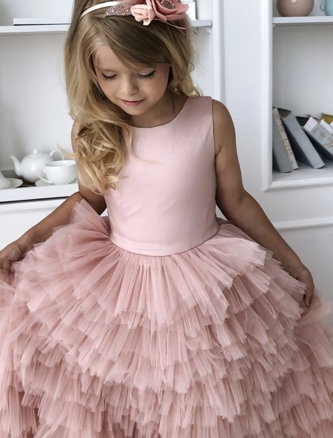 

Princess Sweep Brush Train Flower Girl Dress Quinceanera Girls Cute Prom Dress Satin with Bo Open Back Tiered Fit All Size