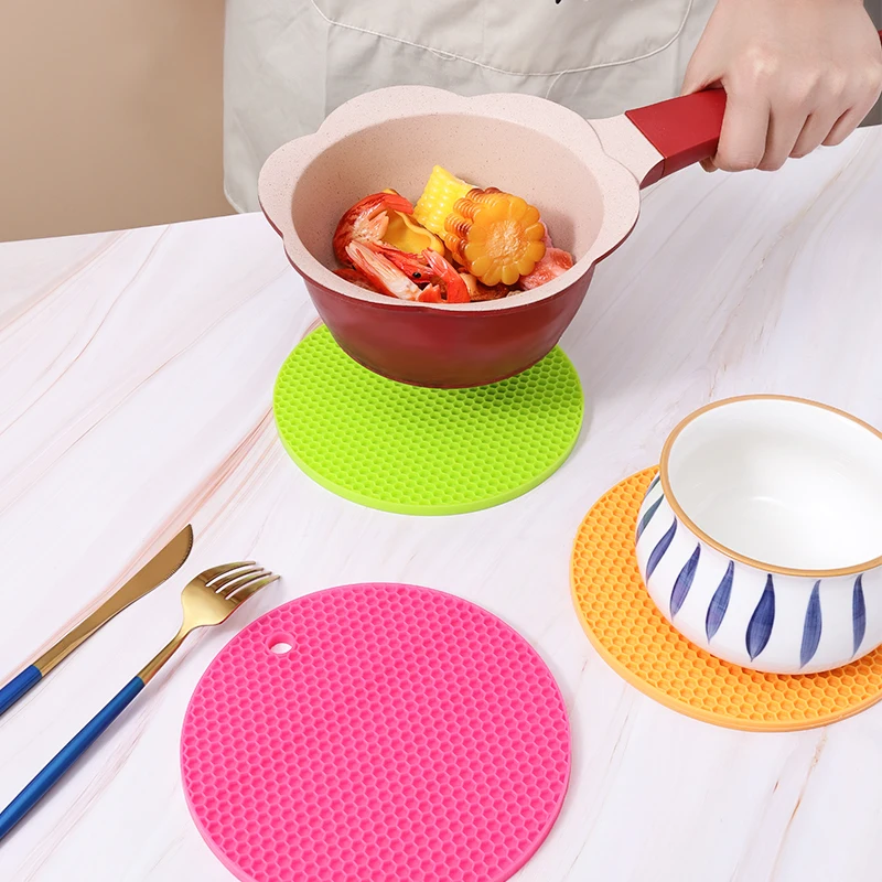 FAIS DU Silicone Mat Heat Resistant Round Pot Holder Table Placemat Kitchen Accessories Coaster Food Grade Material Placemat