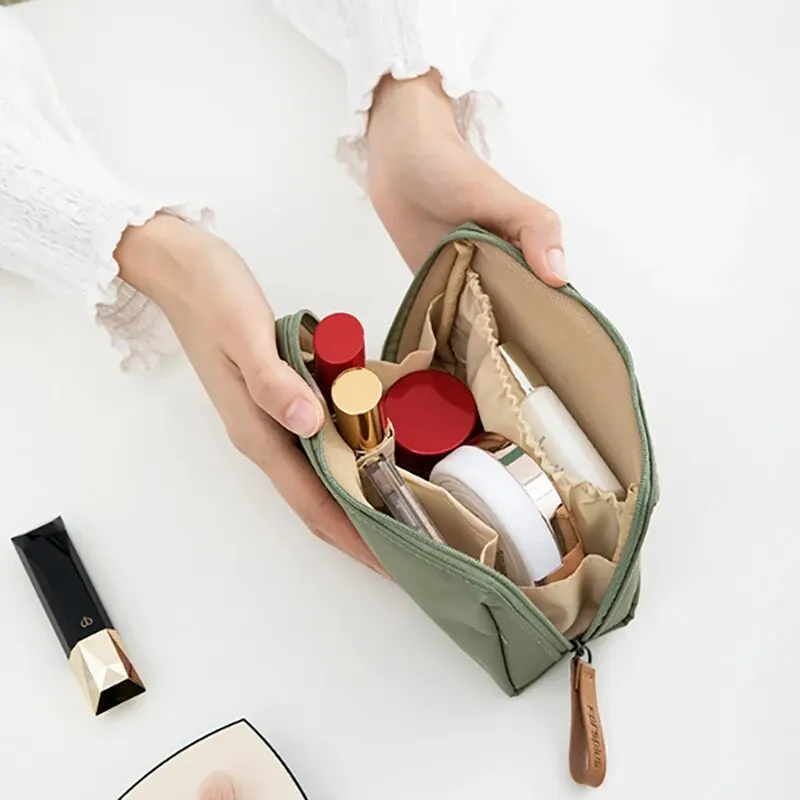 1pc Kouhongbao Makeup Bag Simple and Exquisite Travel Handheld Bag Portable Mini Travel Cosmetics Storage Bag