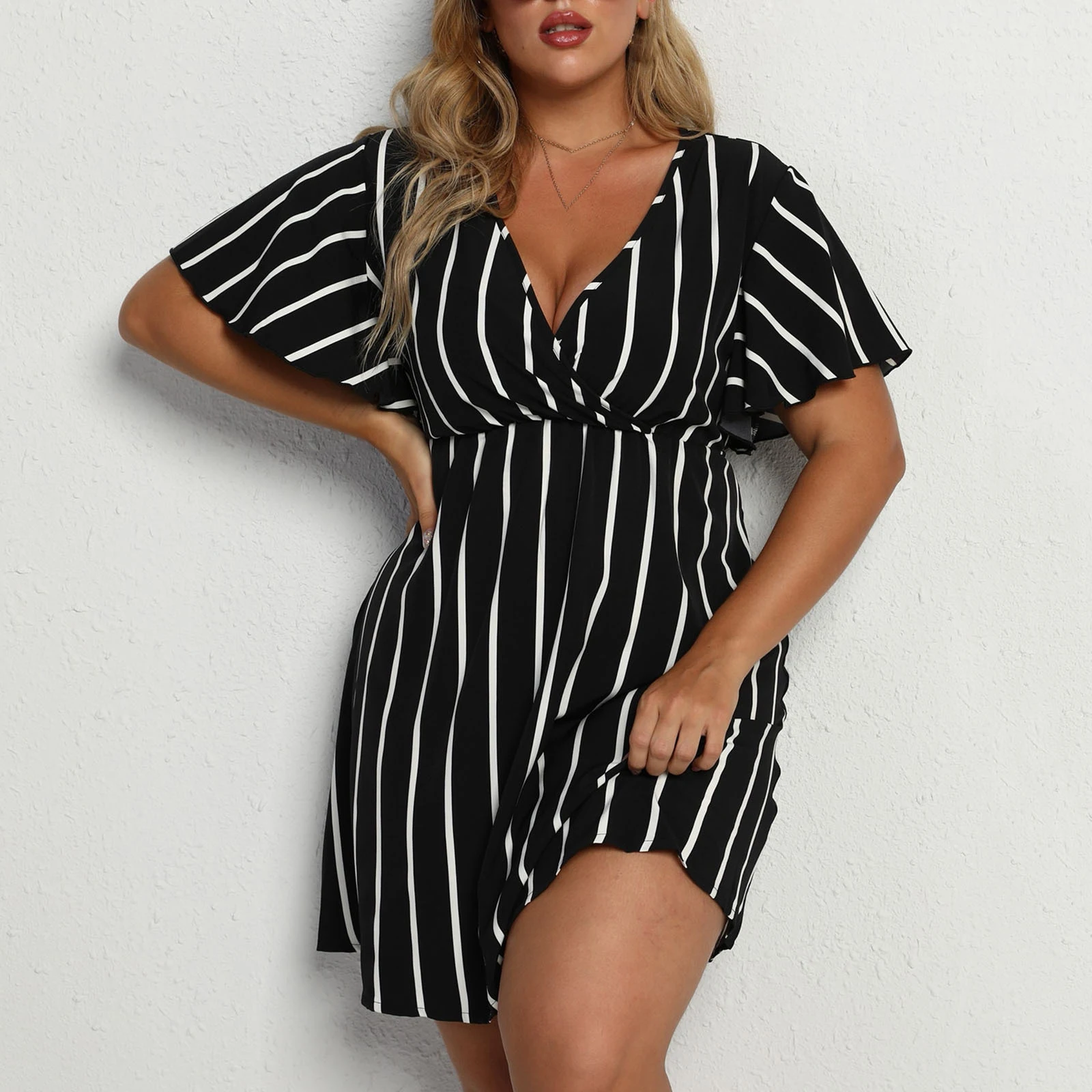 Robe d'été à rayures pour femmes, grande taille, style Boho, col en v, manches courtes, taille élastique, robes amples décontractées