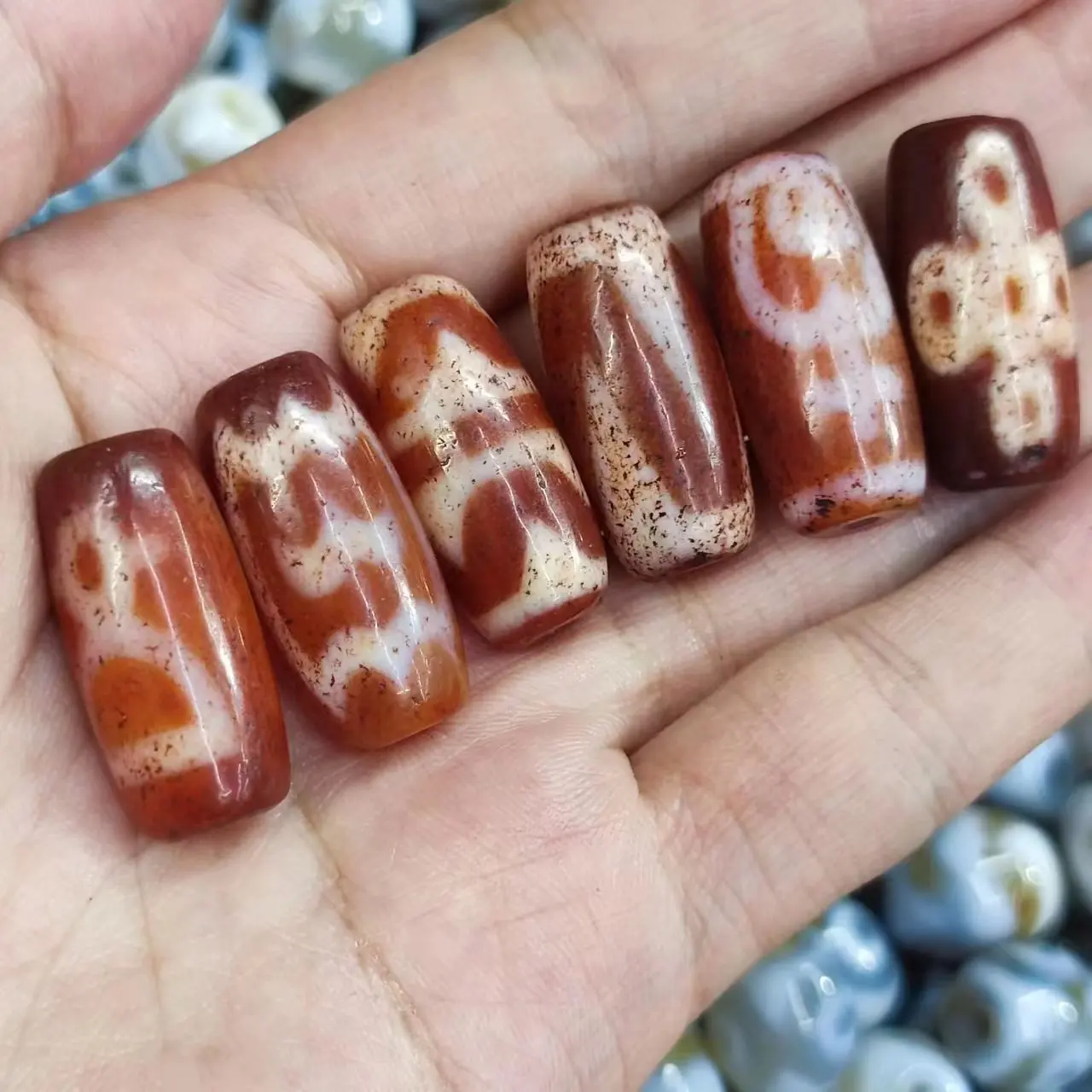 

1pcs/lot natural multi-pattern old agate dzi red Weathering lines calcify archaic Accessories jewelry rare amulet beads taki