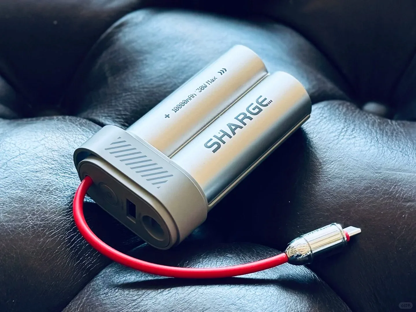 Sharge pouchmini Sierra Grey Mobiele Power Bank 10000mAh 30W Aluminium Snel Opladen Voeding Ingebouwde Kabel