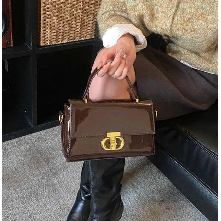 

High-End Minimalist Stylish Clutch Mini Vintage Fashionable Diaper Bag For Women Crossbody Handbag Luxury For Busy Days