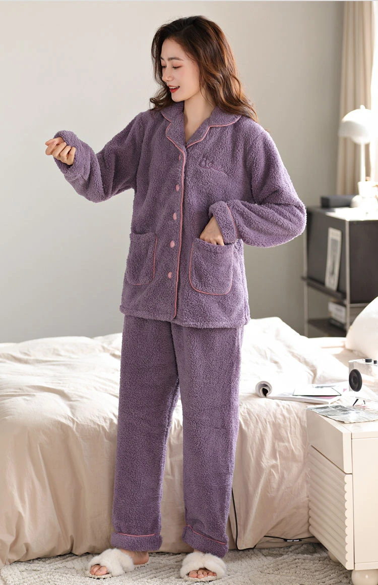 

Autumn and Winter Thickening Type Ms. Keep Warm From The Cold Flannel Thickening Type Loungewear Coral Velvet Pajamas Female