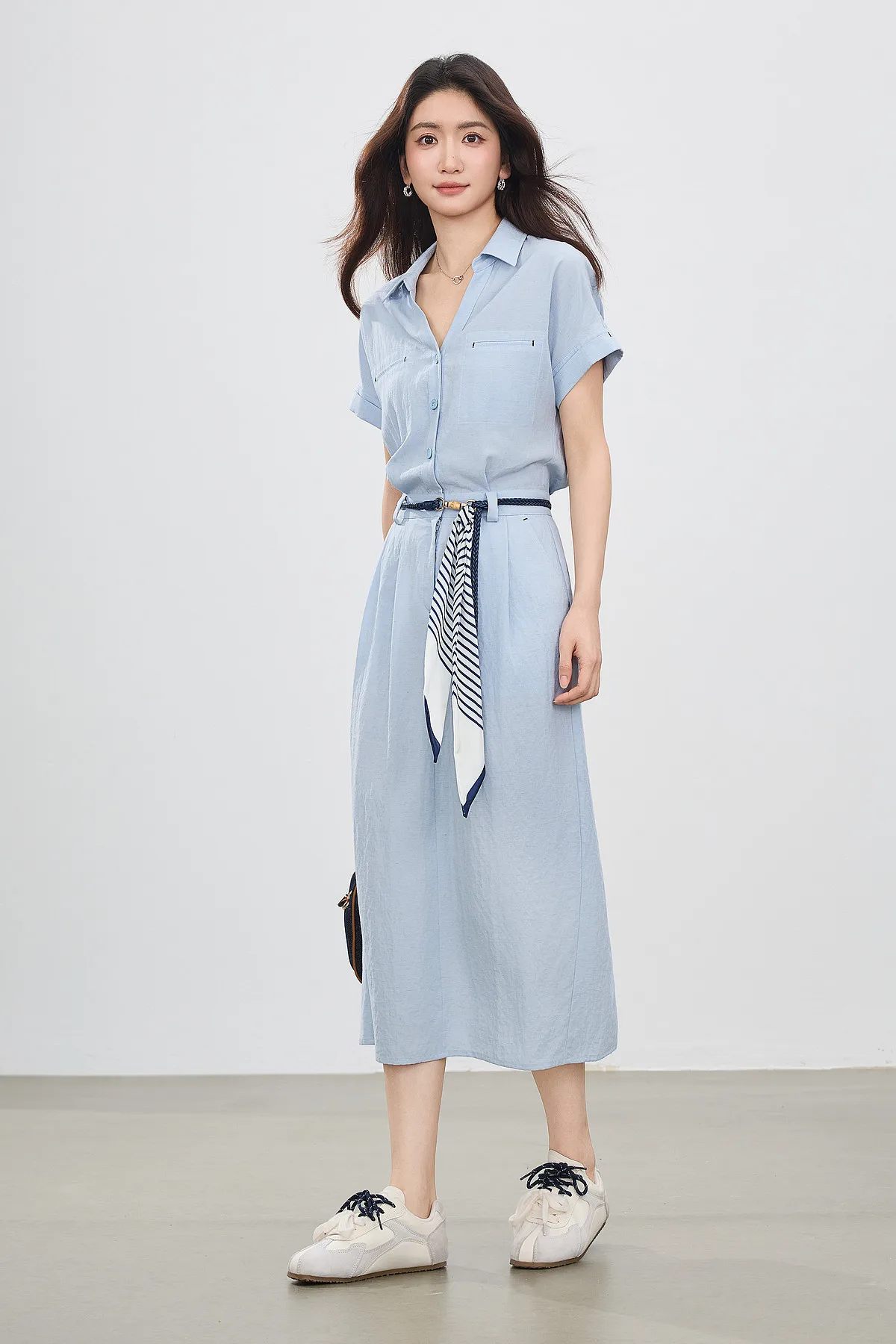 SENTUBILA Damen Sommer Cargo-Hemdkleid 2026 Damen Pendlerkleid mit Revers, Raglanärmeln, abnehmbarem Schal, Midi-Kleid Q62LA7256 – Detail 21