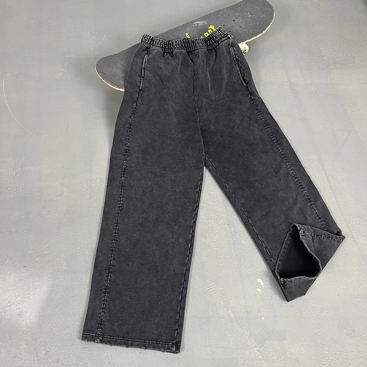 2025  Athletic Acid Black Vintage Baggy Sweatpants Men Stir Fried Snowflake Grinding Edge Splicing Cotton Distressed Sweat Pants