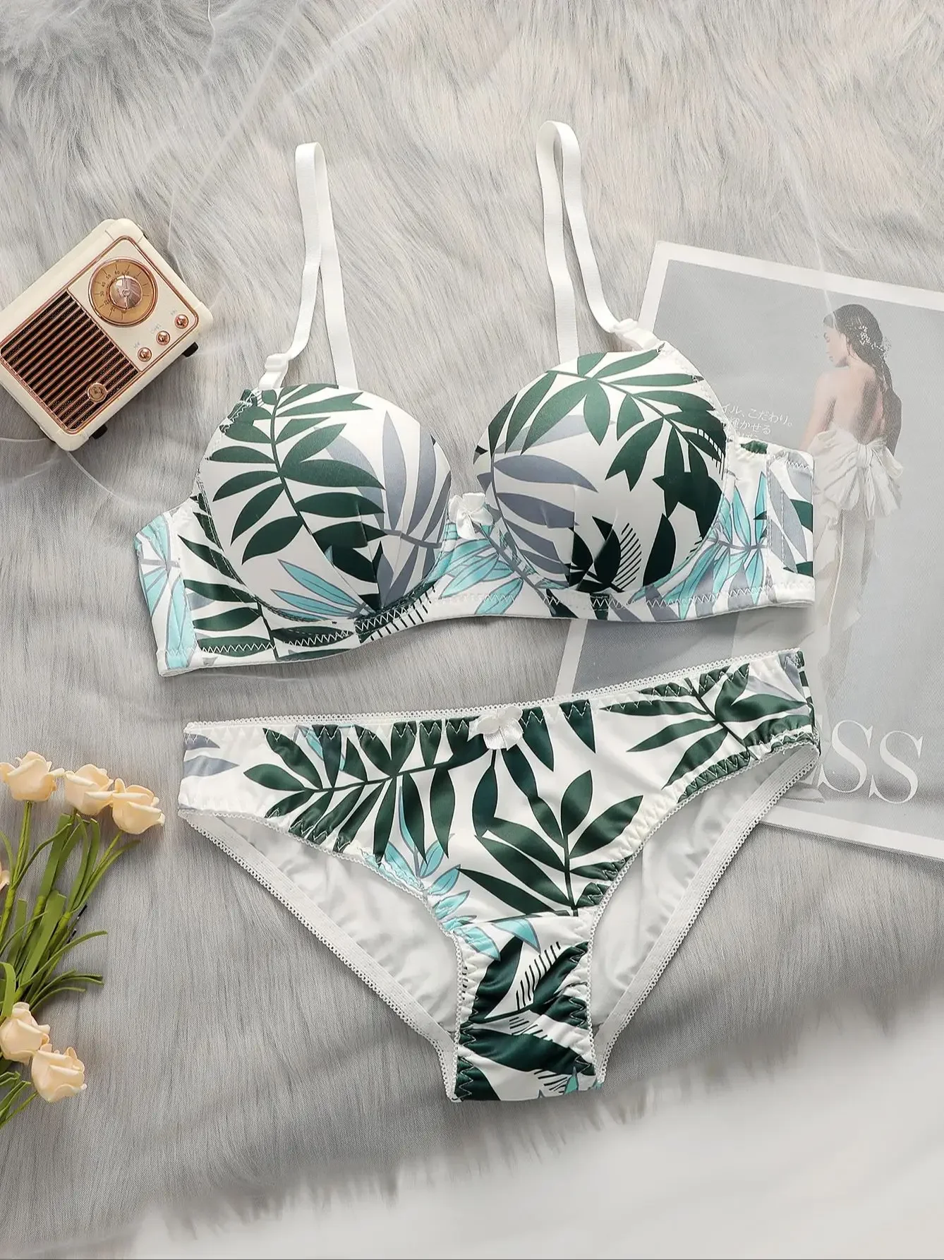 

Women's Sexy Underwear Set Steel Ring Pull Gathering 3/4 Cup Leaf Printed Underwear Underwear Set A2137