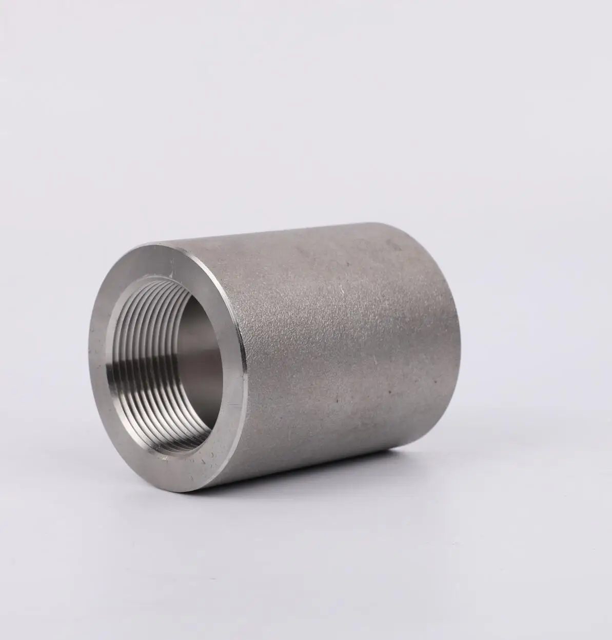 أنابيب مزورة من الفولاذ الكربوني، اقتران كامل، اقتران HALF، CL3000، THRD، CS ASTM A105، ASME-B16.11 #1