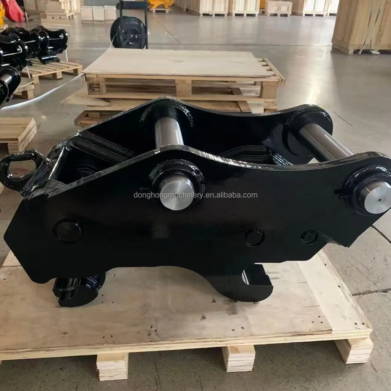 

Heavy Duty Double Lock Quick Coupler For Mining And Trenching Work With Dual Lock Mechanism High Security