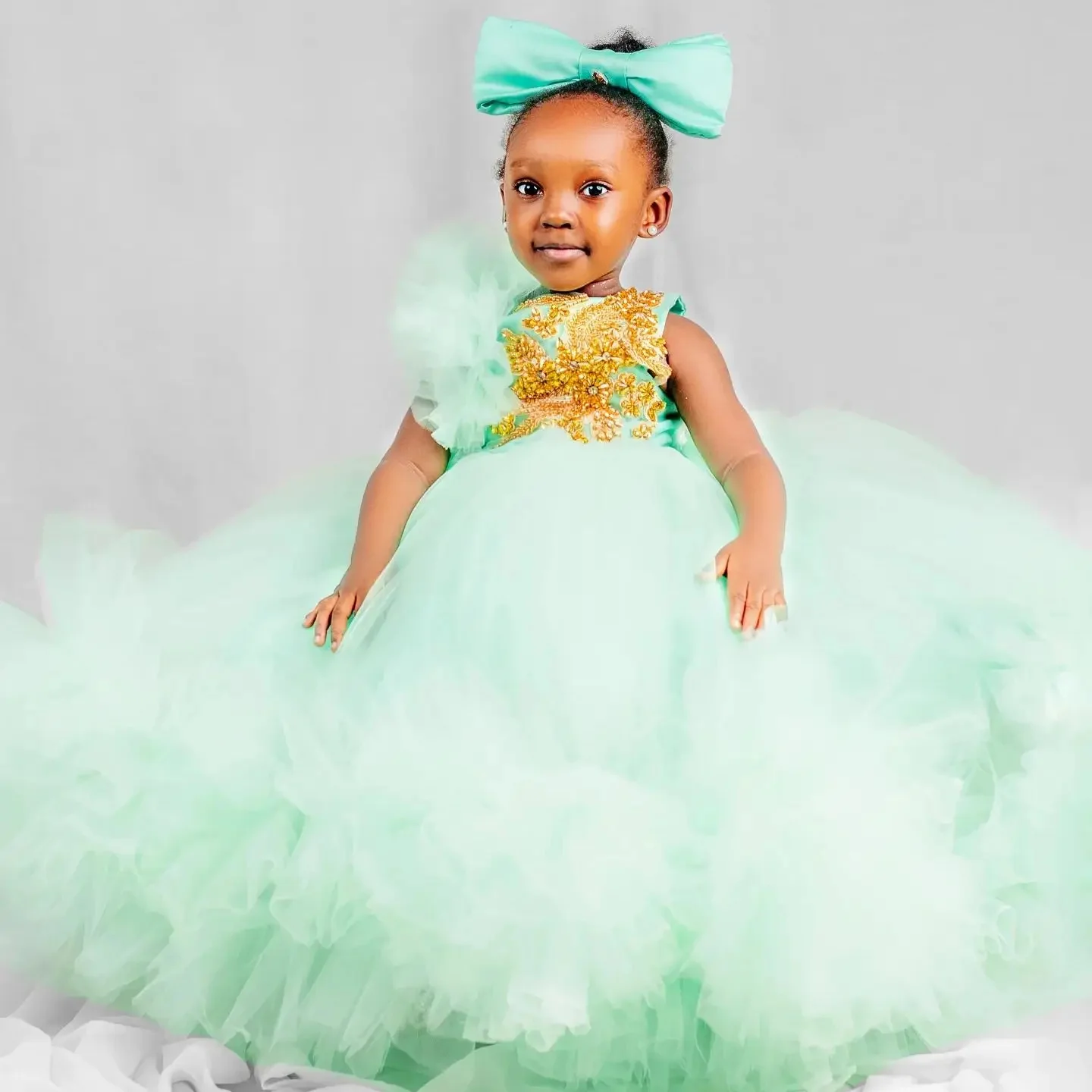 Customized Green Flower Girl Dresses For Wedding Lace Tulle Puffy Gold Appliques Baby Birthday Party First Communion Ball Gown