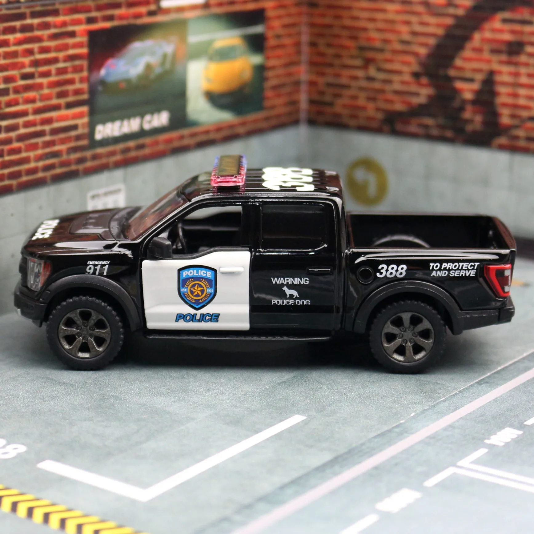 KiNSMART Toy Car Model 1/46 2022 Ford F-150 Raptor Police Truck Diecast Miniature Vehicle Collection Gift For Children Boys Kid