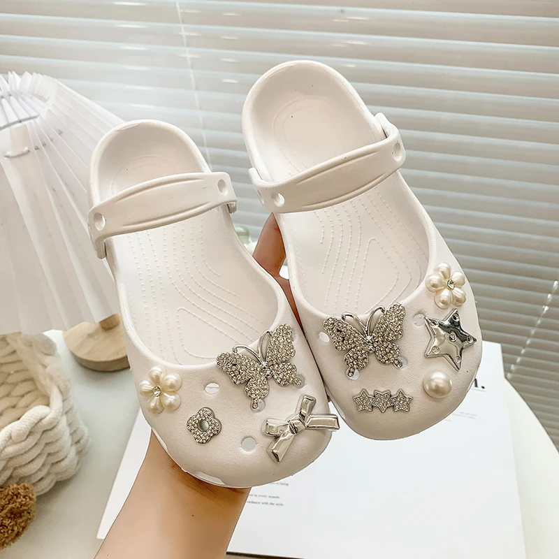 

Summer Children EVA Slippers Hollow-out Girls Rhinestone Beach Sandals for Princess Breathable Non-slip Kids Bathroom Slippers