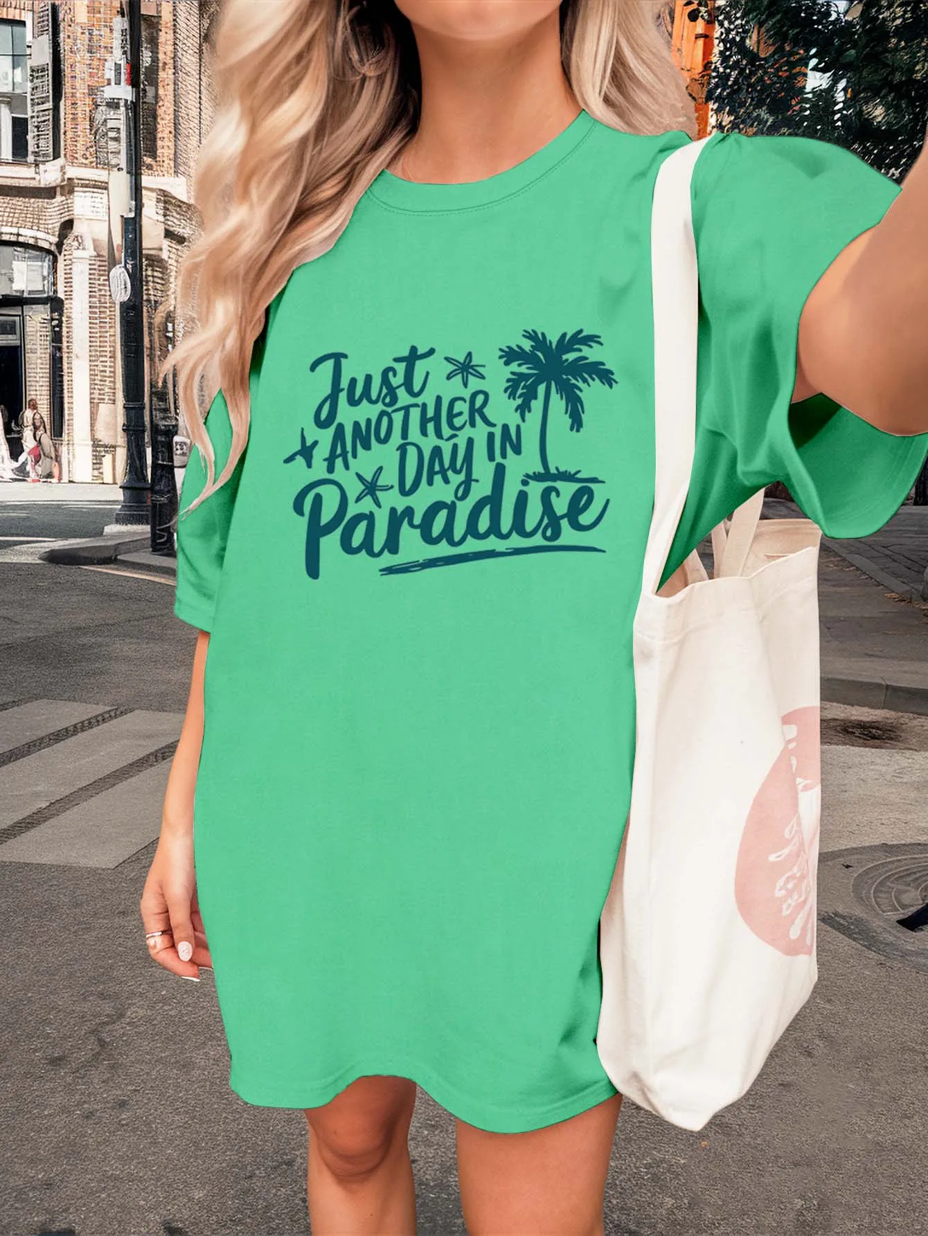 

Plus Size Graphic Tee Effortlessly Blending Tropical Charm With Elegant Style To Elevate Your Fashionable Daily Outfit