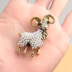 Vintage Fashion Design Goat Brooch Cute Animal Brooch Clothing Accessories for Holiday Gifts
