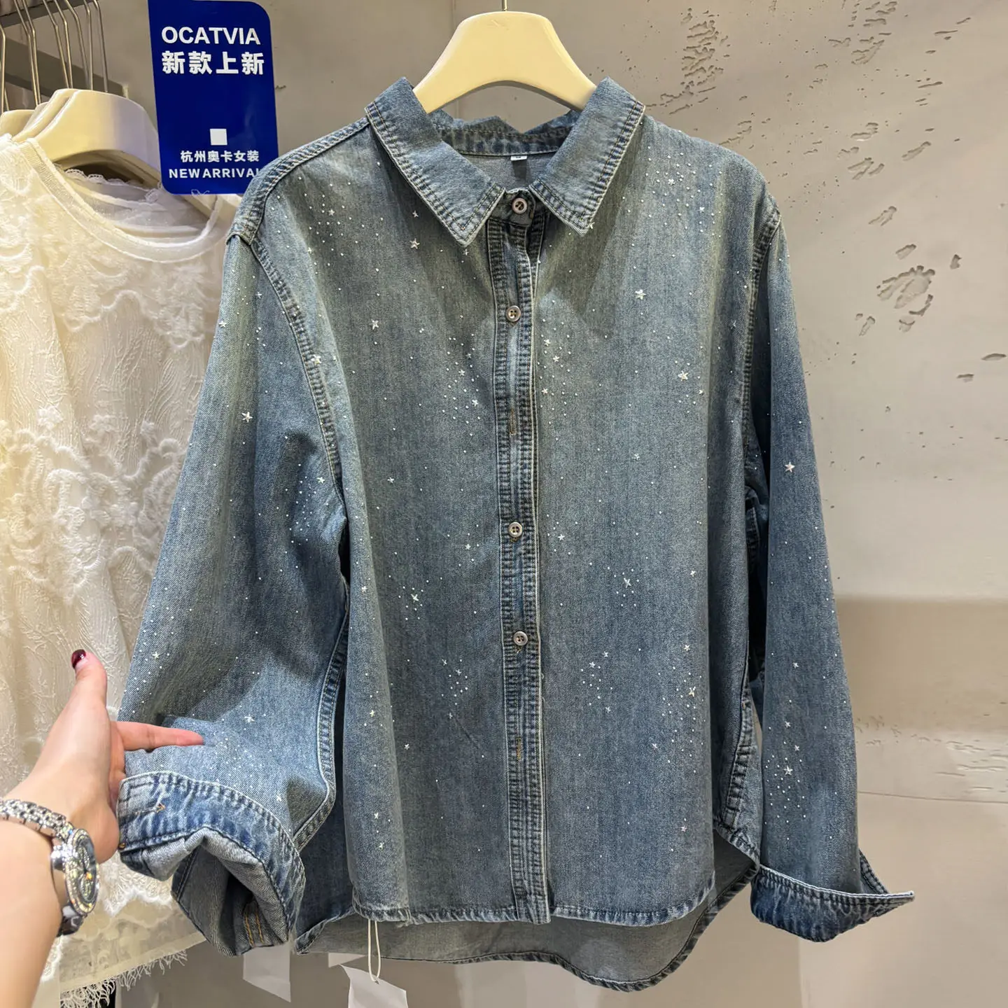 

Женская джинсовая рубашка SuperAen Diamond с длинными рукавами, новинка весны 2026, в корейском стиле, повседневная, на одной пуговице