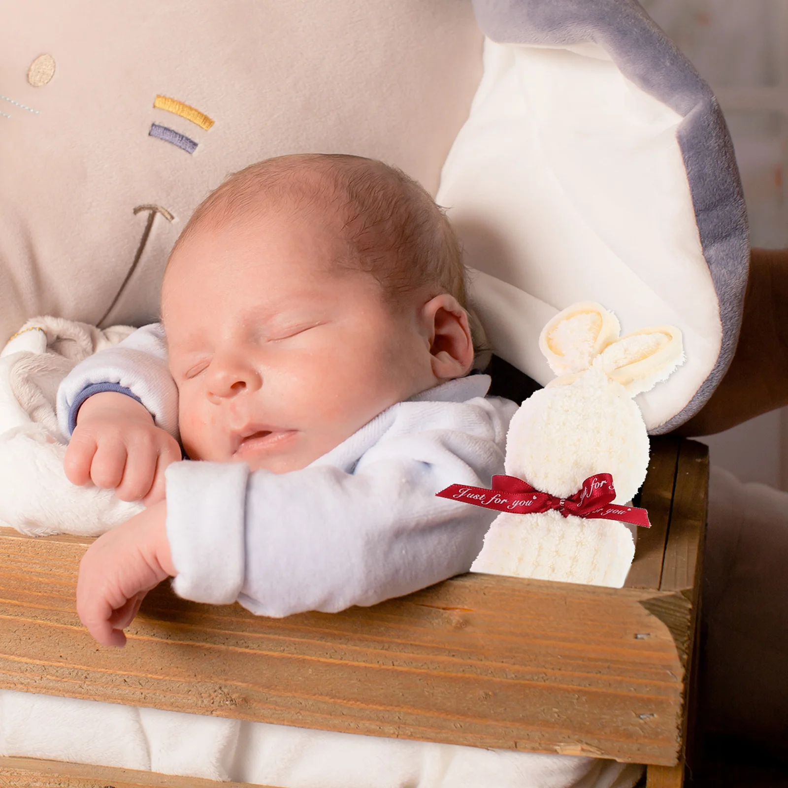 

4Pcs Premium Bunny Printed Towels Exquisite Gift Packaged Towels for Children Birthday Festival Gift Home Bathroom Use