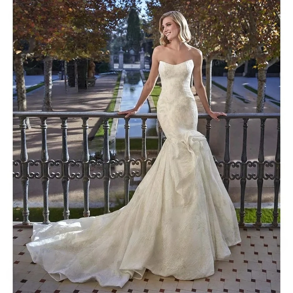 Customized Classic Strapless Lace Bridal Gown Fitted Bodice Ruffled Hem Mermaid Soft Train for Vintage Elegant Wedding Brides