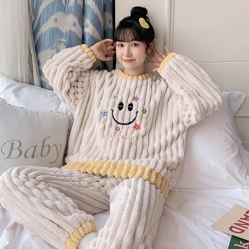 2024 Winter Women Flannel Pajama Sets Cute Round Neck Sleepwear Long Sleeve Coral Velvet Cozy Loose Lounge Wear Sweet Cartoon