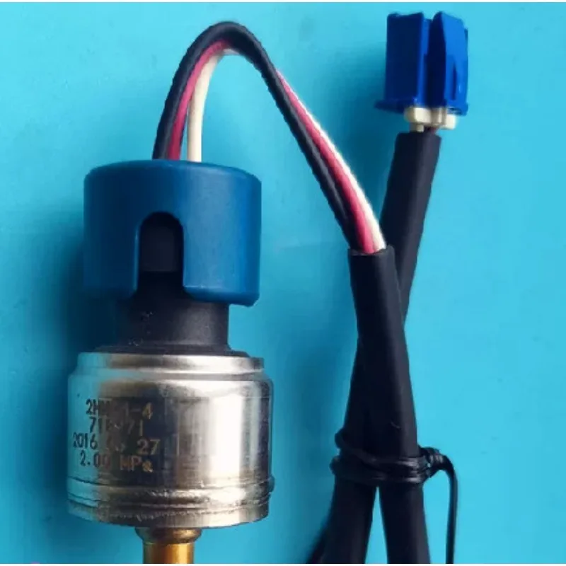 2HMP4-1 Air Conditioner Pressure Sensor 2HMP4-2 Switch 2HMP4-3 High Pressure And Low