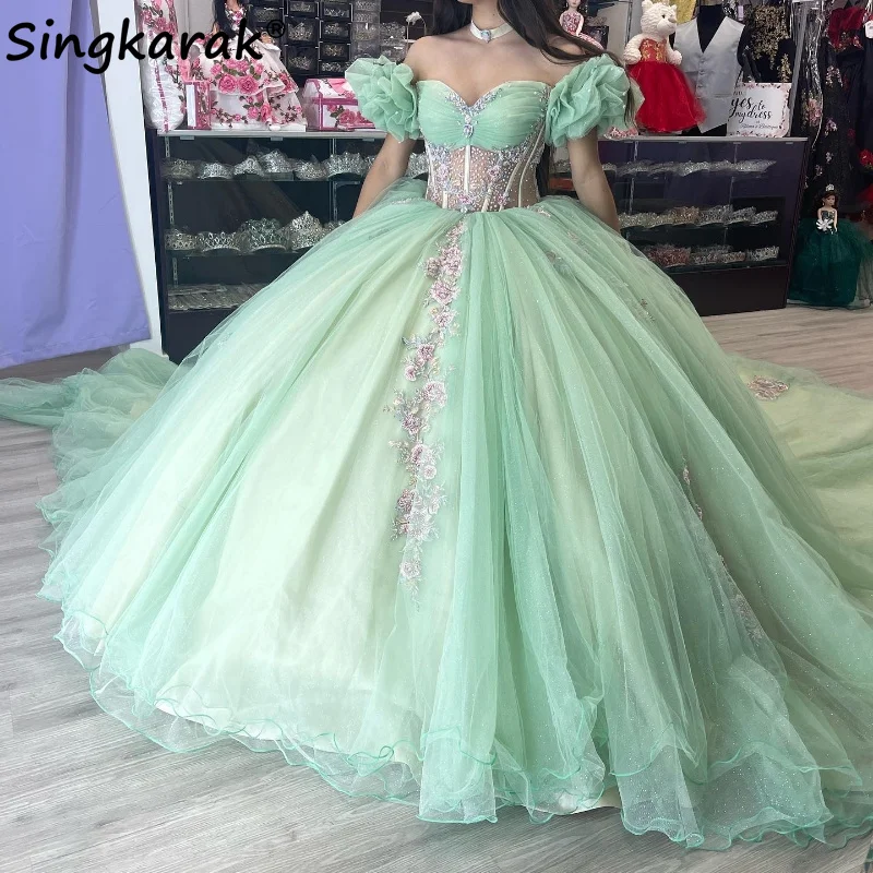 สีเขียว Ball ชุด Quinceanera ปิดชุดไหล่ Applique คริสตัลไข่มุกหวาน 16 พรหมประณีต Vestidos De 15 Anos ที่กําหนดเอง