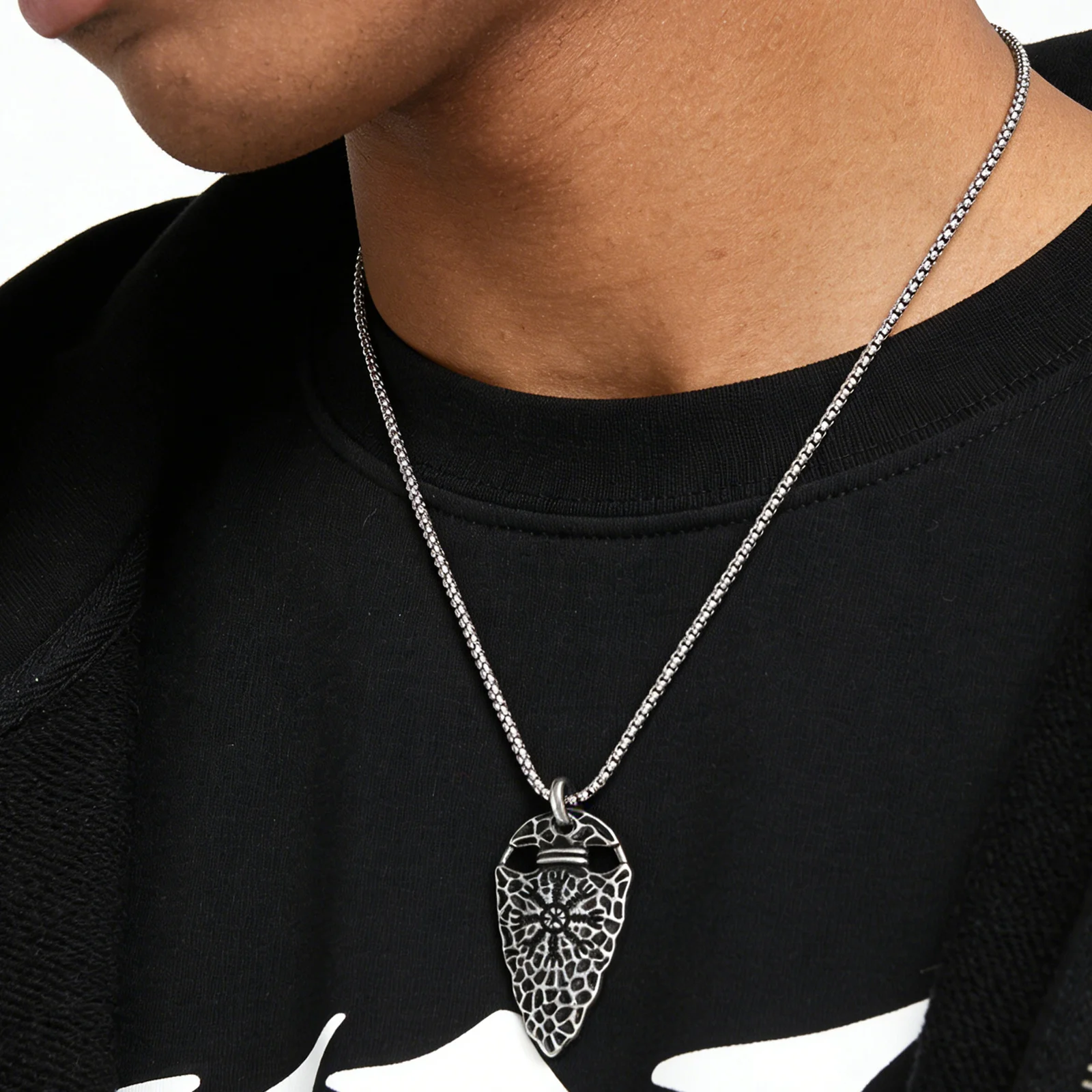 LNCHRAN Collier Pendentif Homme en Acier Inoxydable 316L, Casque Viking de l'Étonnement et Pointe de Lance, Argent Antique, Chaîne Maille Vénitienne, Bijoux Nordiques Vintage