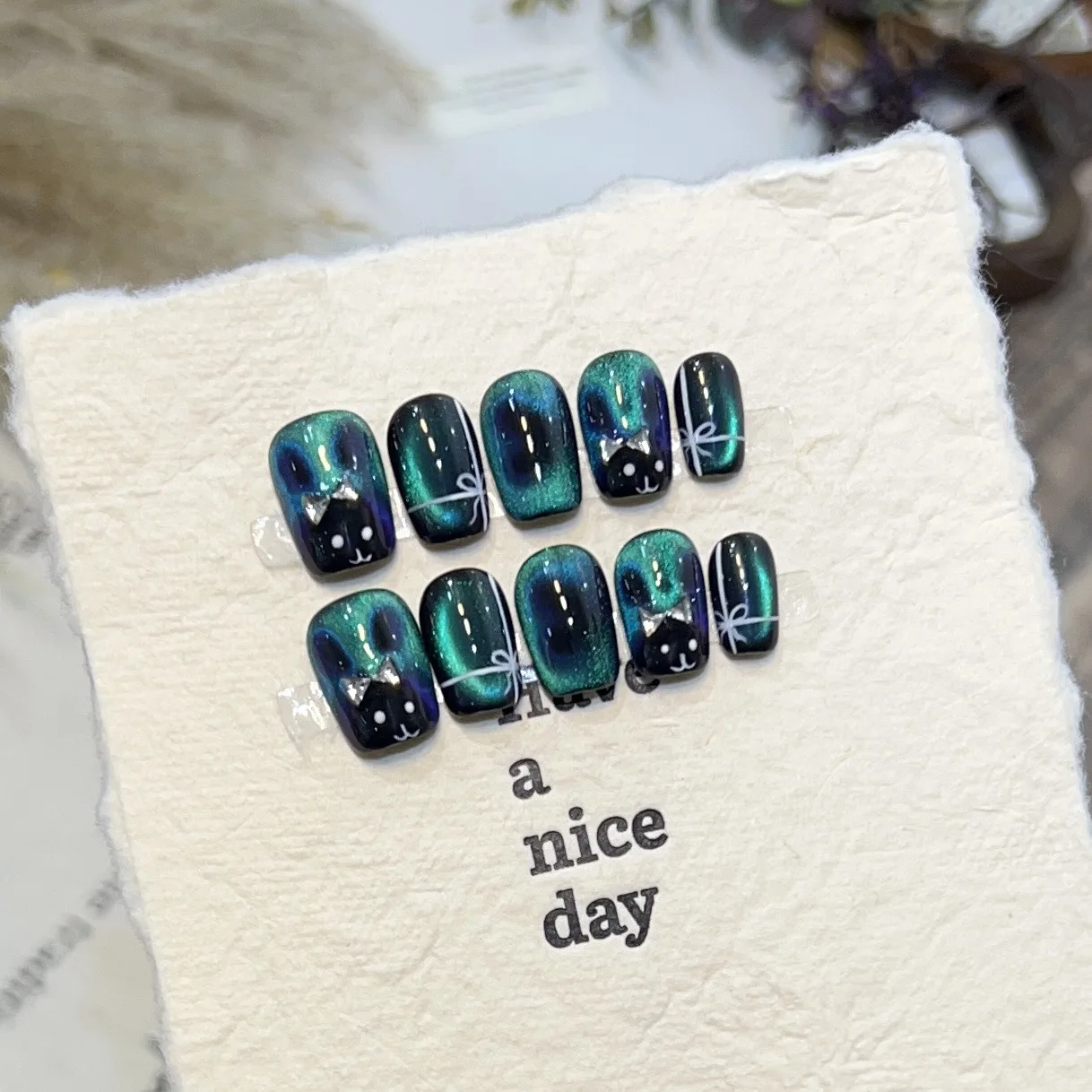 10 szt. Ręcznie Robione Paznokcie Naklejane Efekt Kociego Oka Cyrkonie Motyl Królik Tipsy dla Kobiet i Dziewcząt Odpinane Noszone Sztuczne Paznokcie