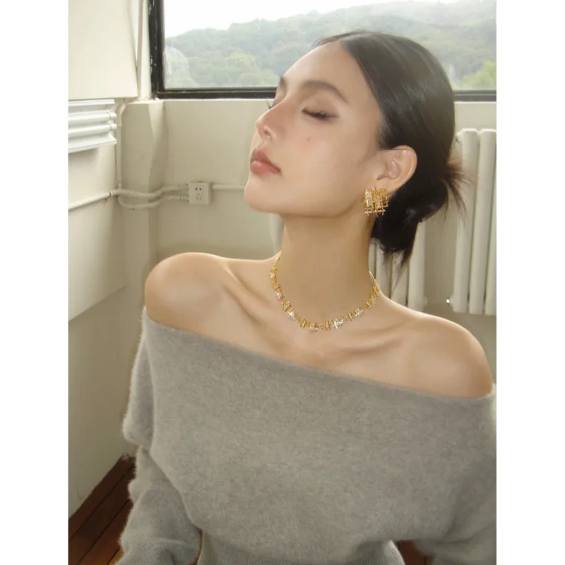 2024 New Trend Classic Popular European and American Retro Women's Luxury Necklace Weaving Clavicle Light Luxury Charm Party