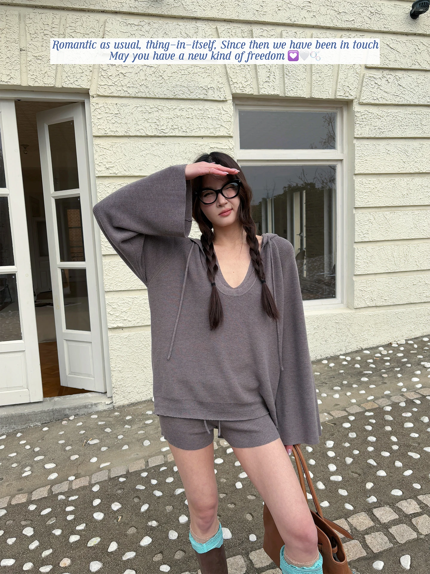 

Fashionable Women's Hooded Knitted Set with Neck Hanging Strap Three-Piece Loose Feeling Lazy Suit High Waist Short Pants