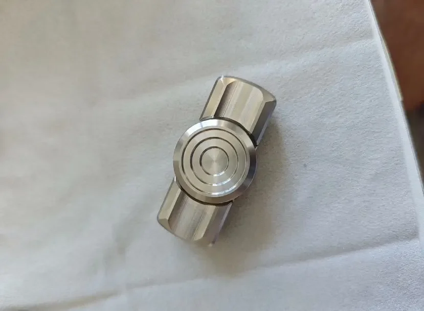 

Mod 2.0 Titanium Fingertip Gyroscope