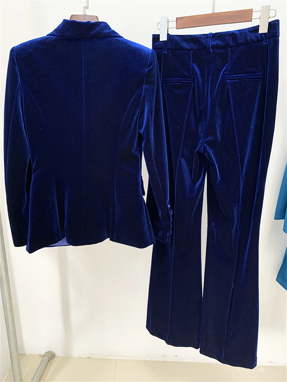 Conjunto de traje Formal de terciopelo para mujer, traje de negocios, chaqueta de manga larga con pantalones acampanados, solapa con muescas de un botón, Otoño e Invierno