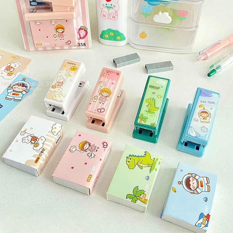 Mini grapadora Kawaii con grapas de 400 Uds., grapadora pequeña y bonita de dibujos animados, grapadora portátil con grapas, suministros para estudiantes, accesorios de oficina