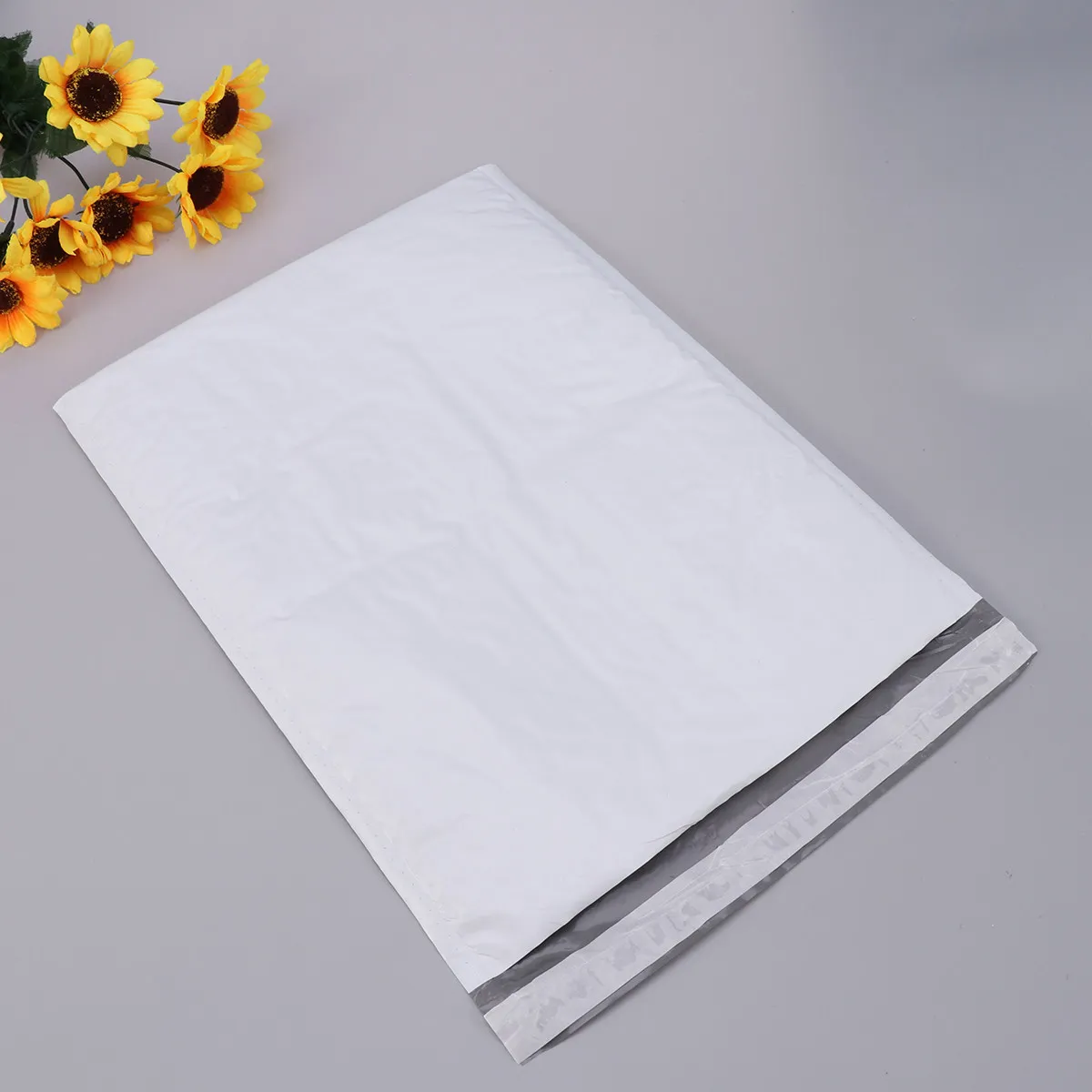 

10Pcs Bubble Mailing Bags Padded Envelopes Waterproof Stretchy Anti-Shock Anti-Pressure Packaging Mailing Bags for Clothes Gifts