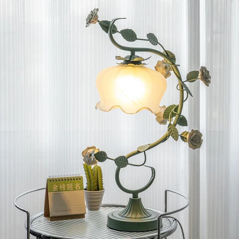Flower desk lamp American pastoral style warm romantic bedroom bedside lamp led Internet celebrity ins wind gift glass lamp