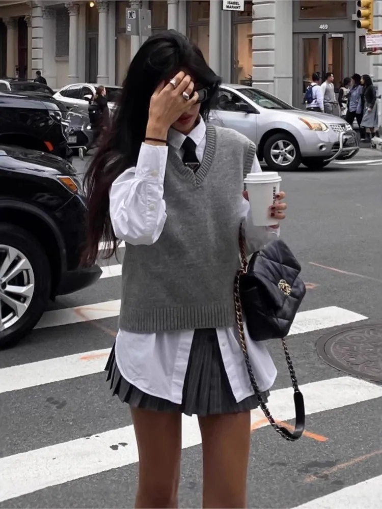 

2025 Simple Style Top Vest For Woman Camis All-match Knitted Solid Color Pullovers Sleeveless Loose Casual Commuting Office Home