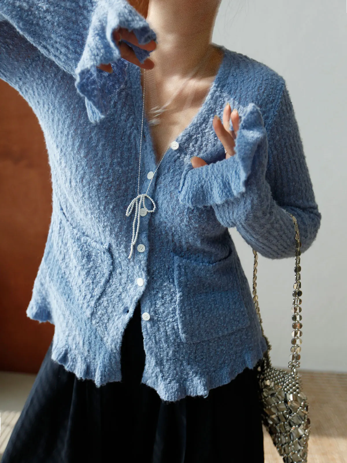 

Кардиган A1st Editor's Store синий вязаный с V-образным вырезом и расклешенными рукавами из специальной пряжи с эффектом древесной текстуры, во французском стиле, весенний