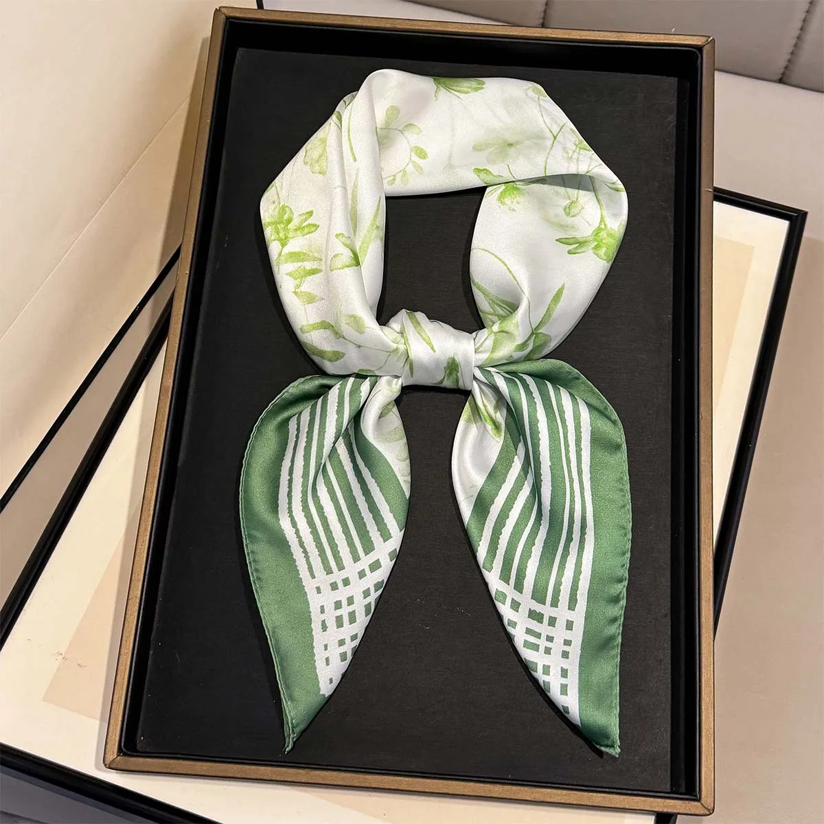 Quadratischer Schal mit Blumenmuster für Damen, Seidenimitat, modisches Kopftuch für den Alltag, weiches Foulard, Bandana, Hijab