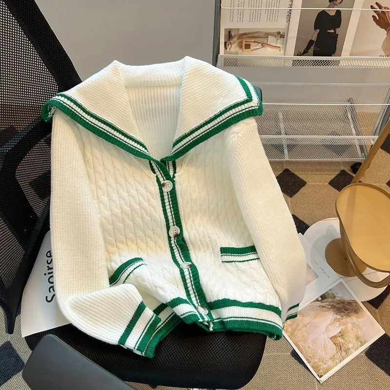 

Весна и осень 2025: белый вязаный кардиган, женский короткий ретро-темно-синий воротник, пальто, женский свитер