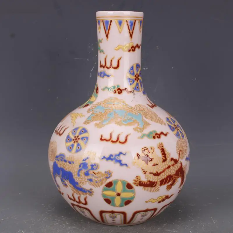 

Ming Dynasty Antique Chinese Vases Colorful Lion Kylin Monster Chinese Hand Painted Vase Imitation Ancient Ceramic Vase Pottery