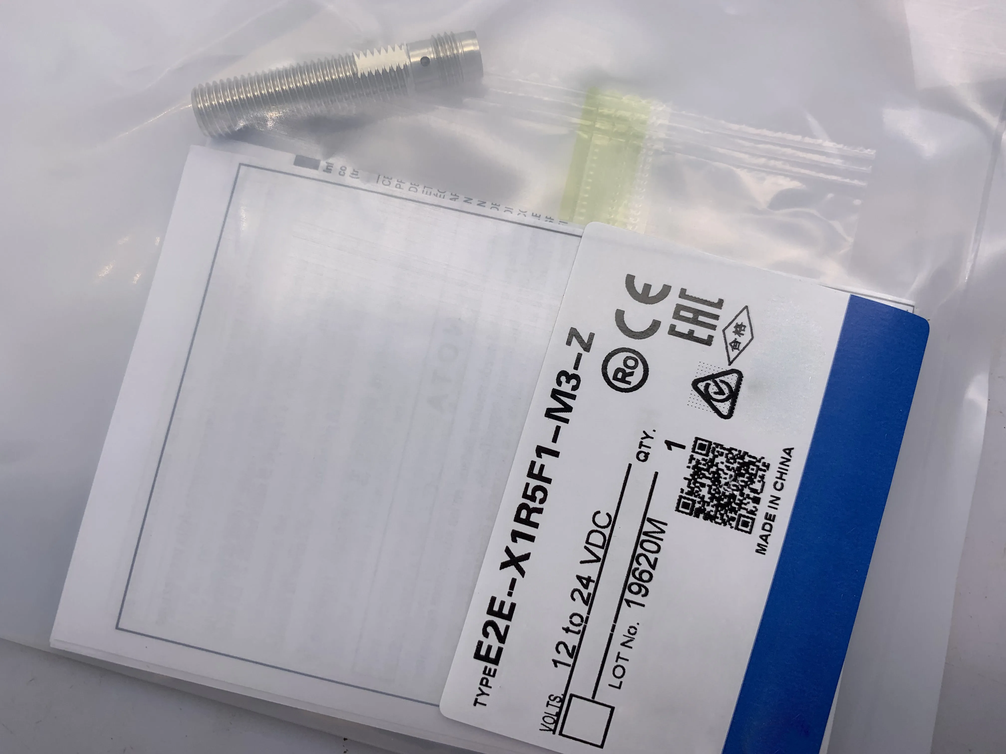 

New Proximity Switch Sensor in Stock E2E-X1R5F1-M3 E2E-X1F5F2-M3 High Quality Seller One-year Warranty