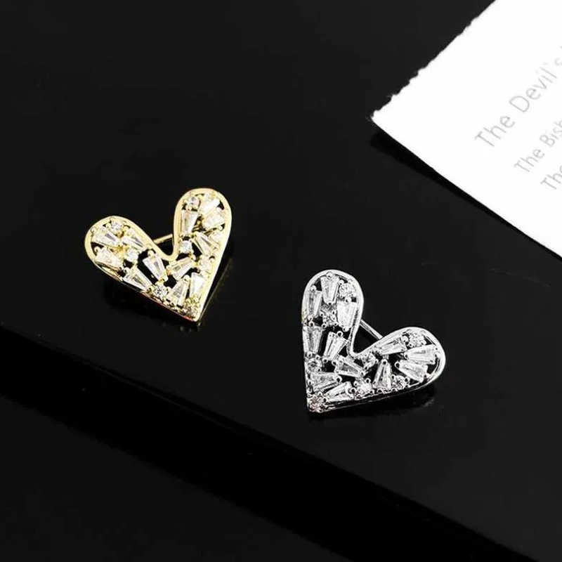 Exquisite Small Size Rhinestone Heart Brooches Pins For Women Lady Elegant Crystal Design Suit Clothing Accessories Gifts