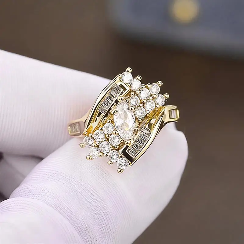Huitan Luxury Women Ring Geometric Design Charming Wedding Party Gold Color Accessories Inlaid Bright Cubic Zirconia Jewelry