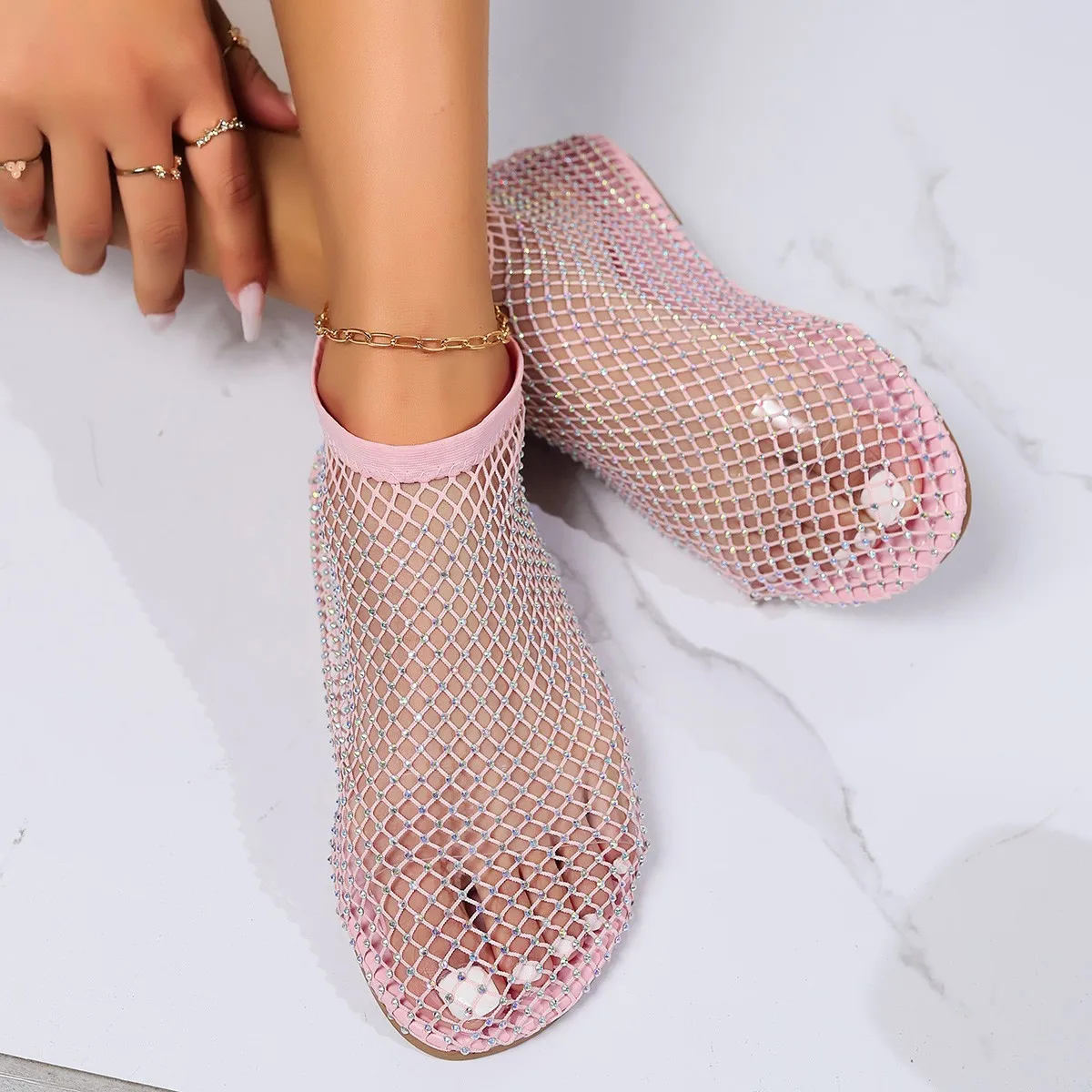 Estate donne di grandi dimensioni punta tonda sandali con fondo piatto stivali corti vuoti diamante d'acqua Sexy fondo piatto pantofole per banchetti di moda