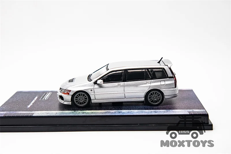 Tarmac Works 1:64 Lancer Evolution Wagon Silver Diecast Model Car