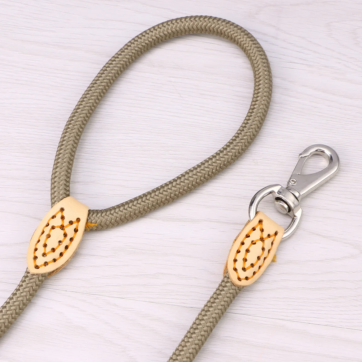 Smycz dla psa Climbers 1cm X 1.25m Beżowa Mocna Lina o Wysokiej Wytrzymałości na Rozciąganie Wytrzymałe Metalowe Zapięcie Nylonowa Treningowa