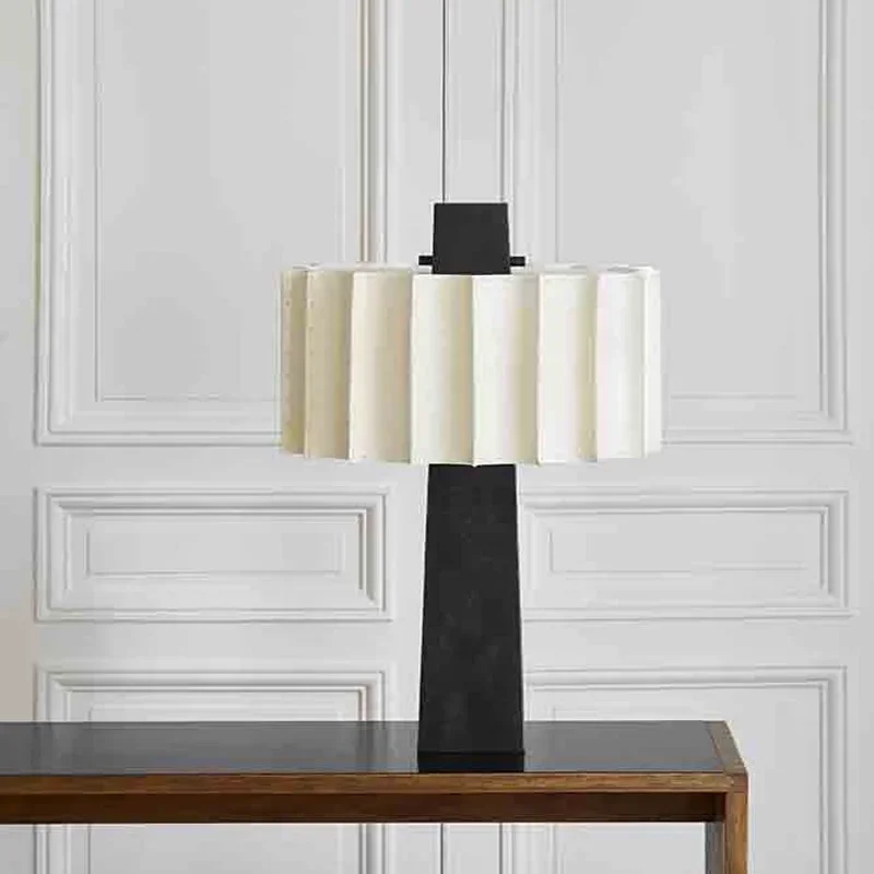 YECTSKILiving Room Table Lamp Designer Scandinavian Minimalist Creative Bedroom Bedside Lamp Study Black Vertical Lamp table lig