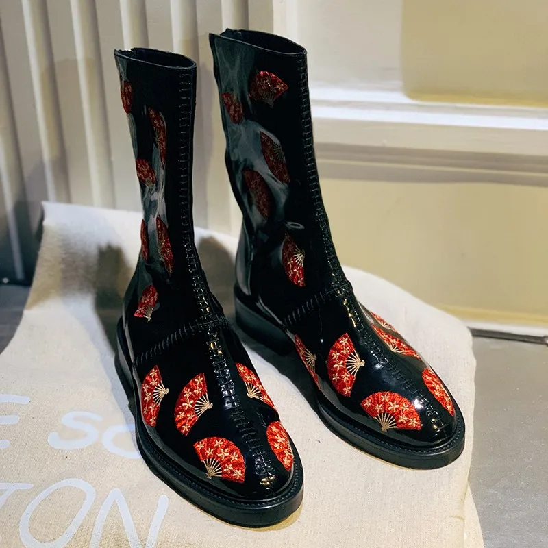 JINIWU 2026 AW Chinese Trend Runway Boots Fan Embroidery Chinese Style Zipper Cuffed Men Mid Calf Leather Boots