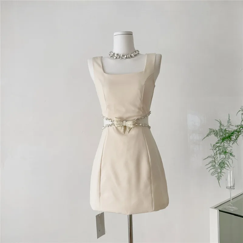 الفرنسية المشاهير سيدة الماس رصع قلم رصاص تانك فستان ساحة طوق شبكة المرقعة الجوف الخصر الحمالة فستان حفلة صغيرة