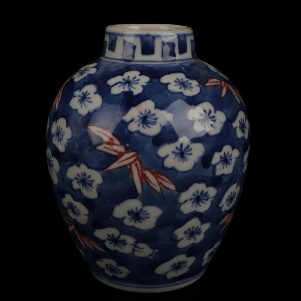 Jingdezhen Blue and White Glazed Red Bamboo Plum Pattern Pot Antique Porcelain Decoration